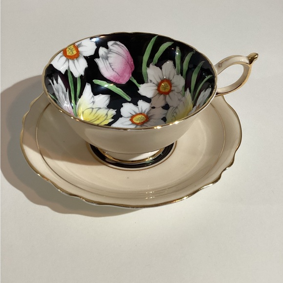 Paragon fine Bone China footedTeacup & Saucer, Double Warrant,appt HMQueen Mary - Picture 8 of 10